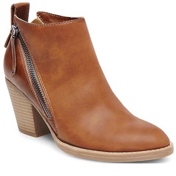 Dolce Vita Shoes - NWOT Dolce Vita DV Jameson Double Side Zip Booties